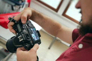 Tierfotograf Mihajel Ter aus Weil im Schönbuch hat mit sicherem Blick und viel Feingefühl neue Teamfotos, Porträts der Mitarbeitenden und atmosphärische Aufnahmen der Praxisräume eingefangen.